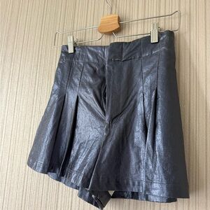 House of Harlow Black Faux Leather Pleated Skort